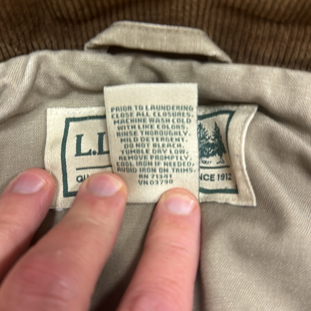 L.L. Bean Men's Tan Field Jacket with Brown Corduroy Collar - Picture 4 of 4